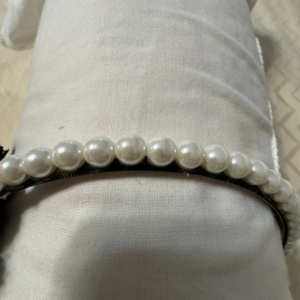 Elegant Black Floral Pearl Headband